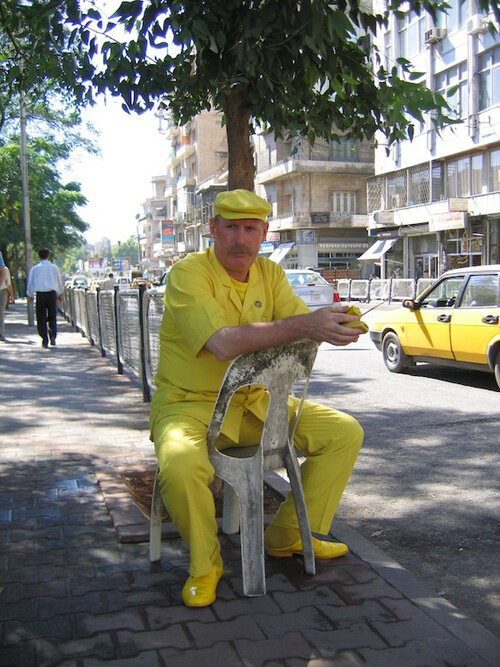 خلال 35 سنة يرتدي أبو زكور اللون الأصفر