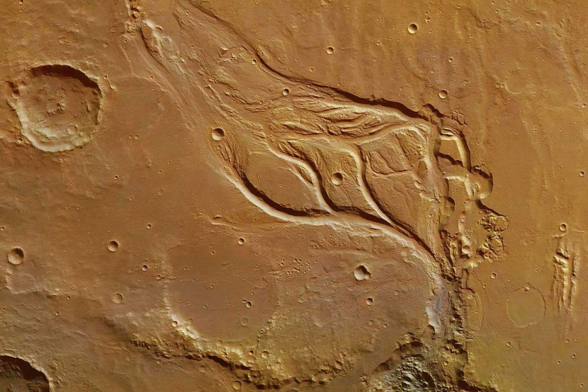أنهار ضخمة كانت تجري على كوكب المريخ