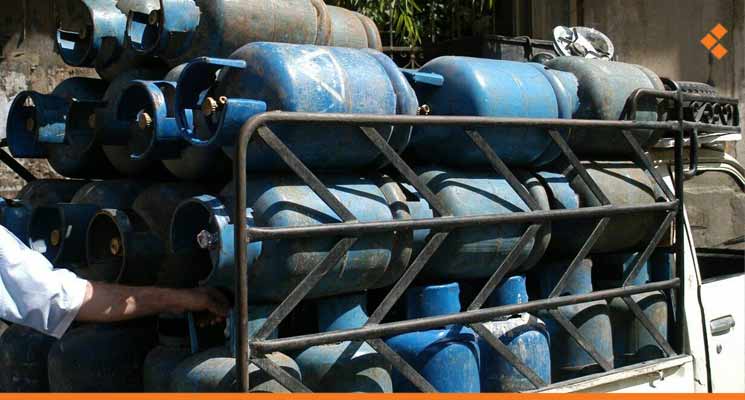 نقابة النفط في حماة لـ أثر: الغاز المنزلي السائل متوفر بكثرة لكن النقص بالأسطوانات الفارغة